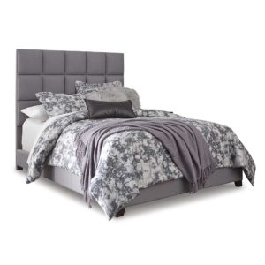 Dolante Queen Bed - 381