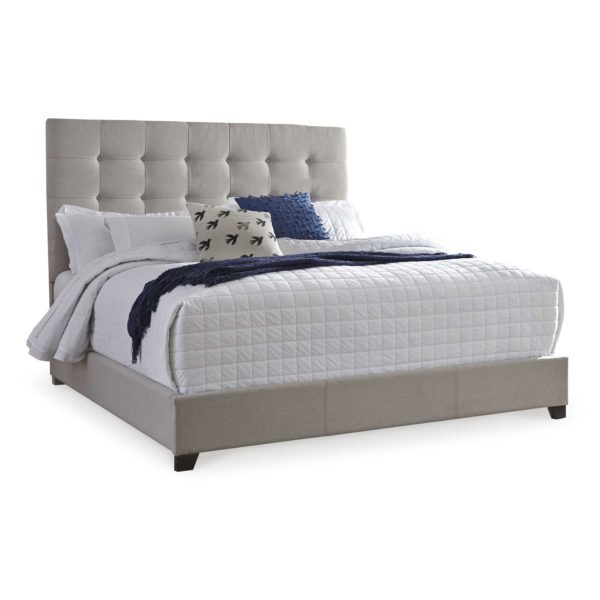 Dolante Queen Bed - 581