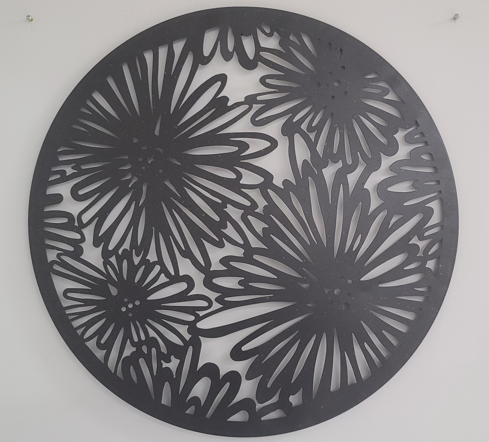 Round Metal Dahlia 24x24