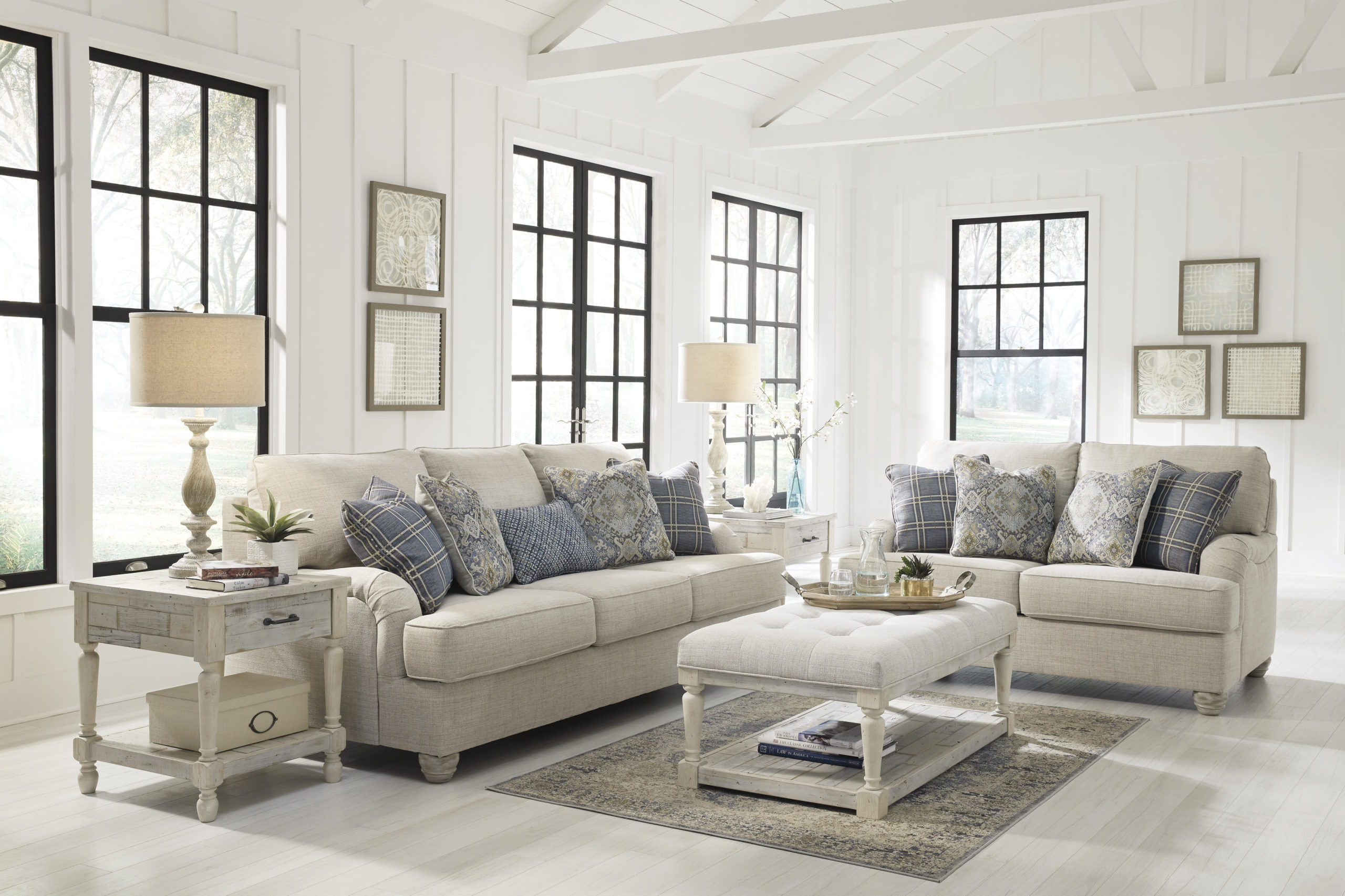 Traemore Sofa & Loveseat