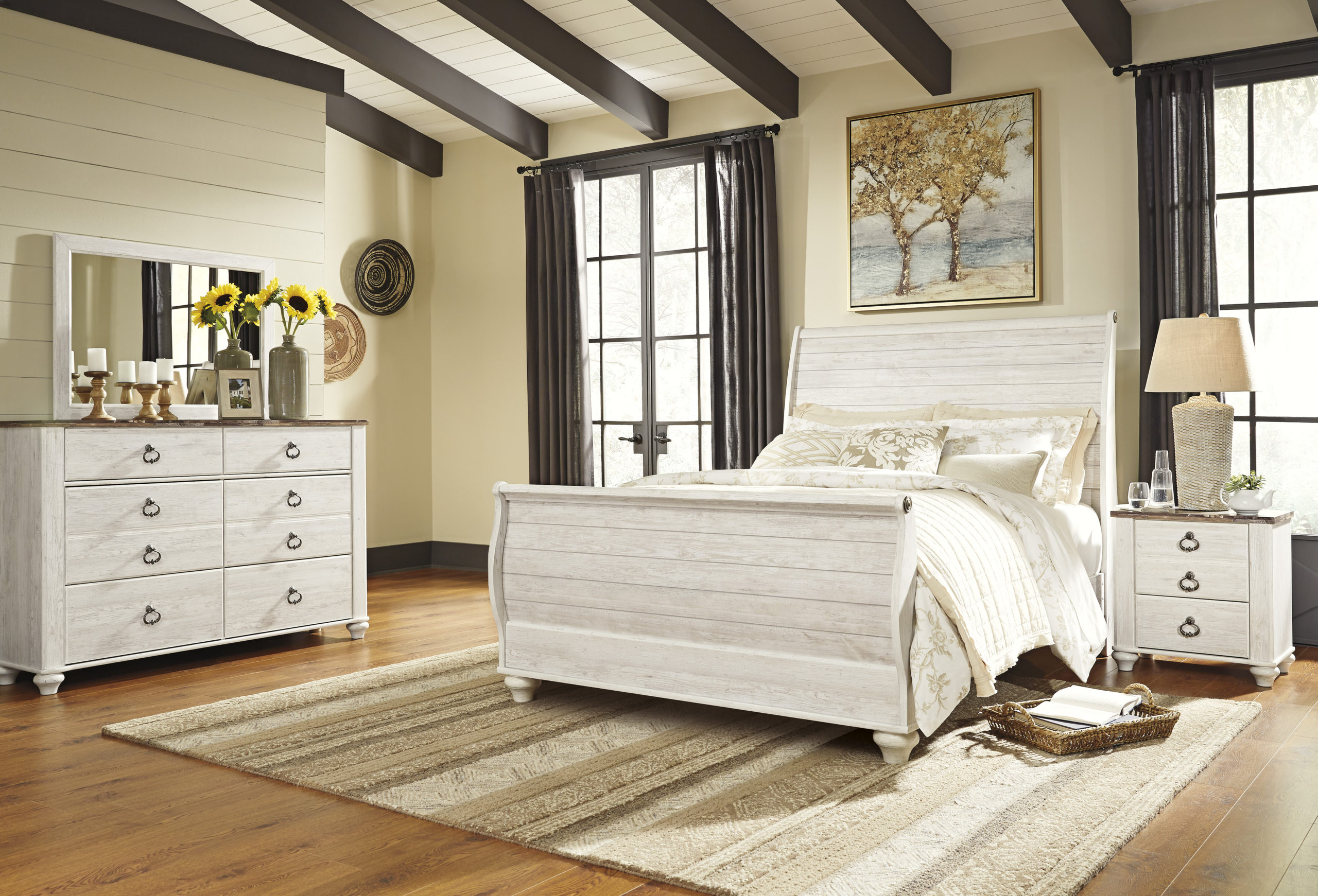Willowton Sleigh Bedroom Package