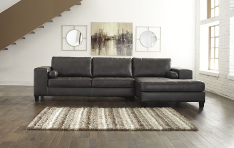 Nokomis 2Pc Sectional with Chaise
